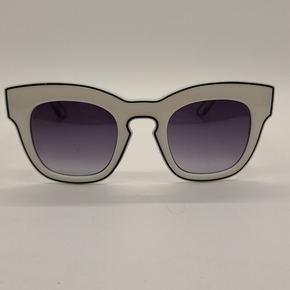 Cat eye sunglasses